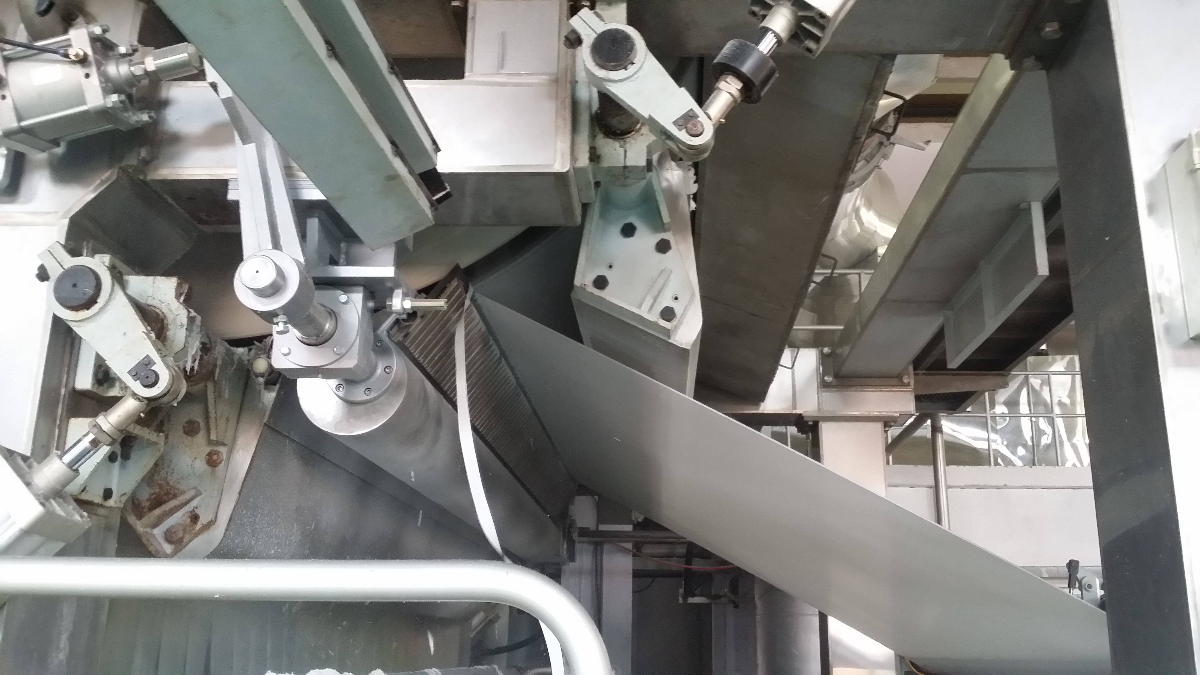 扬基滚筒皱纹刮刀